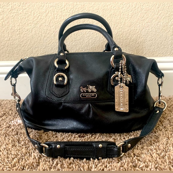 Coach Handbags - Coach black leather handbag! Ver good condition! Perfect size!!